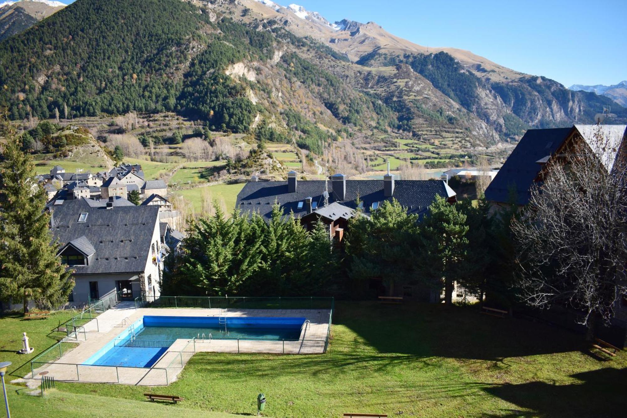 Saliecho Acogedor Apartamento Jardin Y Piscina Sallent de Gállego Exterior foto